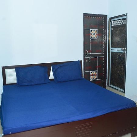 Hotel Chandrasha Villa Ayodhya Dham Ram Mandir 600 Meter מראה חיצוני תמונה
