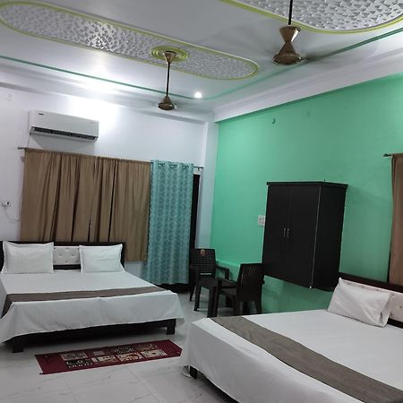 Hotel Chandrasha Villa Ayodhya Dham Ram Mandir 600 Meter מראה חיצוני תמונה
